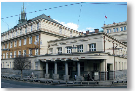 b - komenského nám. 120, pardubice