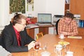 Hejtman Radko Martínek hovoří se starostou Třebařova Martinem Drimlem. Foto: Luboš Kozel