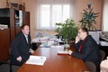 V Horním Jelení jednal hejtman se starostou Petrem Tupcem. Foto: Luboš Kozel