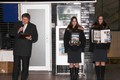 Ředitel Krajského centra osobni dopravy ČD v Pardubicích Michal Stěpán představuje publikaci o Pardubickém kraji. Foto: Luboš Kozel
