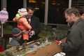 Náměstek primátorky Jindřich Tauber  si s dcerou prohlížel modely železnice. Foto: Luboš Kozel.