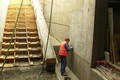 Štukování při výstupu z podzemního parkoviště. Foto: Luboš Kozel