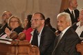 Hejtman Martin Netolický a ředitel školy Stanislav Leníček v chrámu