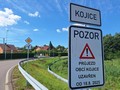 Začíná oprava průtahu Kojicemi, obec vybuduje nové přípojky a chodníky