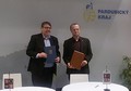 Hejtmani po podpisu memoranda