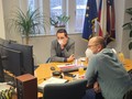 Kraje bez fakultních nemocnic potřebují pro provoz velkých očkovacích center pomoc státu či praktiků