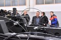 Žáci montují automobil TATRA.