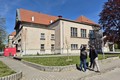 Třecha sokolovny září novotou