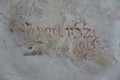 Nápisy pod očištěnými omítkami jsou většinou ze 17. století