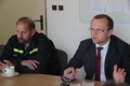 Hejtman Martin Netolický se starostou krajských dobrovolných hasičů Josefem Bidmonem