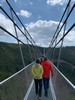 Přechod přes most si vyzkoušeli zástupci médií - českých i zahraničních