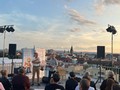 Roman Línek na zahájení koncertu Jaroslava Hutky hovořil o setkáních s Václavem Havlem