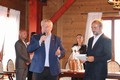 radní Miroslav Krčil gratuluje oceněným
