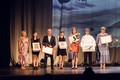 Vpravo Hana Janiková s Duhovým křídlem pro Rodinné integrační centrum Pardubice