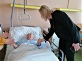 Michaela Matoušková s pacientkou na LDN v Rybitví