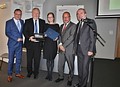 Titul Stavba roku Pardubického kraje 2017 si v sále Jana Kašpara převzalo pět dalších nositelů v jednotlivých kategoriích. Předávali je 1. náměstek Roman Línek a náměstek Michal Kortyš.