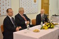 Debata se zastupiteli v Lanškrouně, vpravo starosta města Radim Vetchý