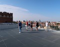 Na střeše Gočárovy galerie
