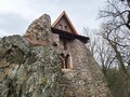 Štít paláce