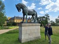 Co má společného kůň Jana Žižky na Vítkově a ten u zámku ve Slatiňanech?