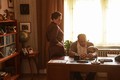 Manželku Rivu hraje Zuzana Maurery