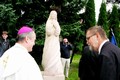 Hejtman Radko Martínek přihlížel odhalení a svěcení sochy svaté Anežky České v Hartmanicích. Foto: archiv