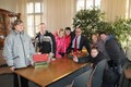 Žáci ze Svítání vyrobili pro náměstka ptačí budku