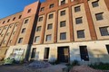 Rekonstruovaná část vpravo, novější část budovy vlevo přijde na řadu později