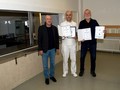 Radní Bohumil Bernášek předal cenu na Střední škole automobilní Ústí nad Orlicí.