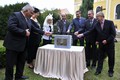 Slavnostního poklepání kamene se zúčastnila krajská radní Jana Pernicová. Foto: Luboš Kozel