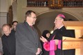 Arcibiskup Dominik Duka v přátelském rozhovoru s hejtmanem Radko Martínkem. Foto: Luboš Kozel